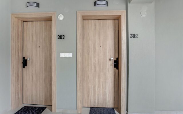 Sanders Old Port - Humble 1-bdr. Apt. w/ Balcony
