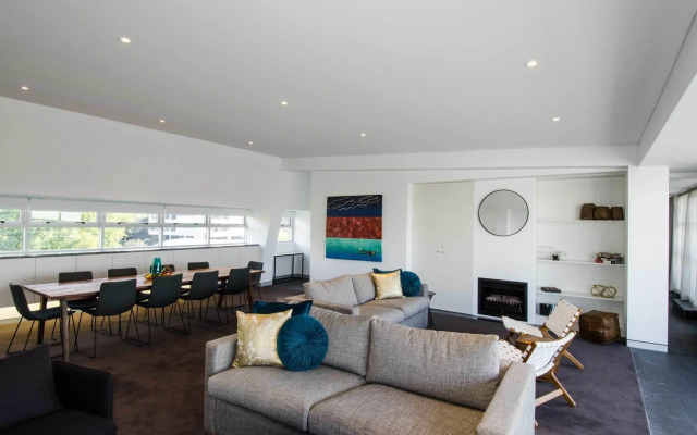 Sydney East Luxury Apartment