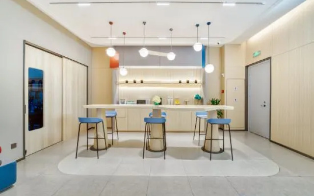 Homeinn Hotel (Ningbo Tianyi Square Jiangxia Bridge Subway Station)