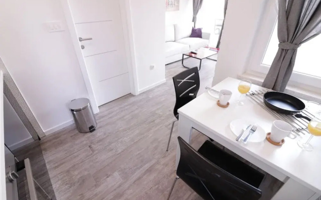 Apartments & Rooms Danivan Pool Villas