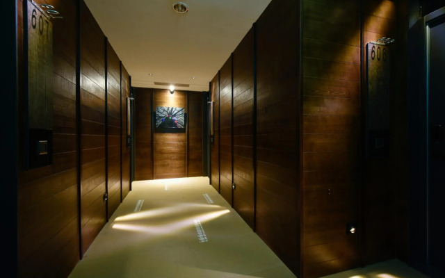 3 Door Hotel