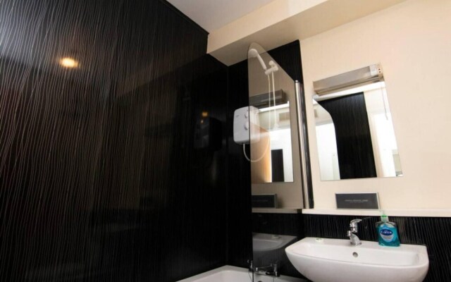 Summit Central - Quiet 2BR Flat, Wifi, Parking