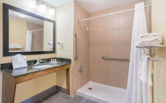 Howard Johnson by Wyndham Dalton