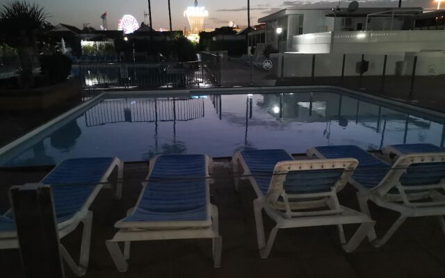 Susana's Bungalow Wifi Free and Pool