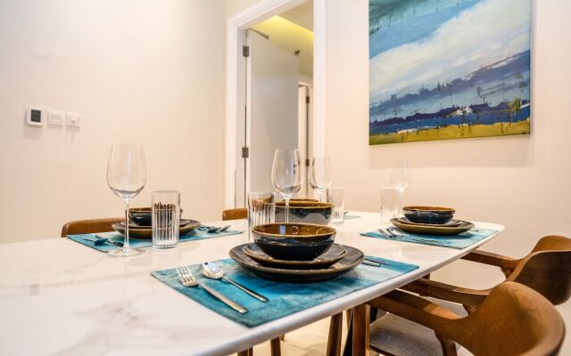 Vacay Lettings - Iris Blue