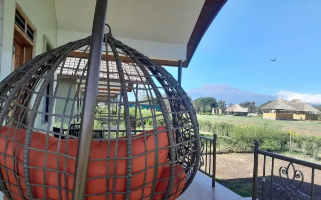 Penety Amboseli Resort
