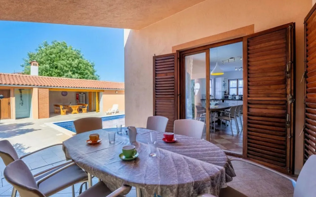 Ena Pula Comfortable Holiday Residence