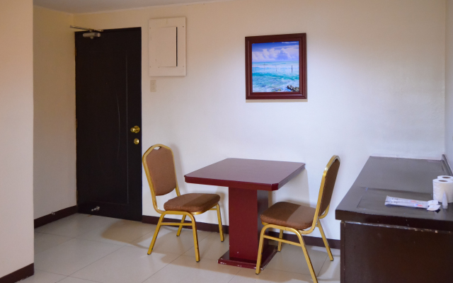 RedDoorz Plus @ Project 6 Quezon City