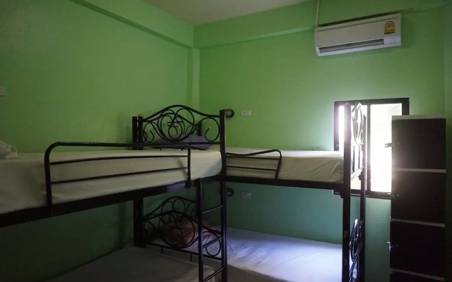 Koh Tao Backpackers Hostel