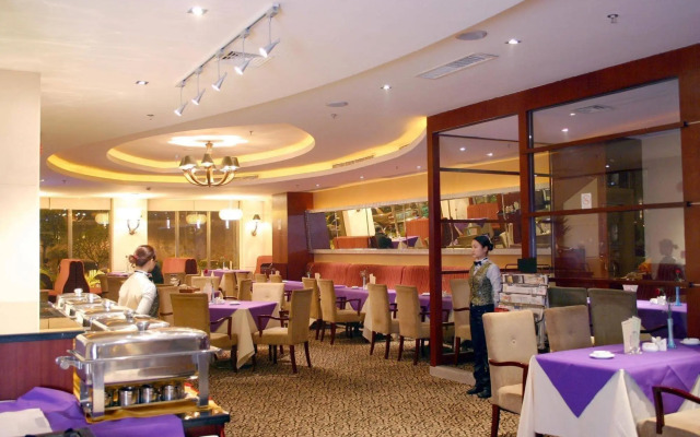 Wenyi International Hotel