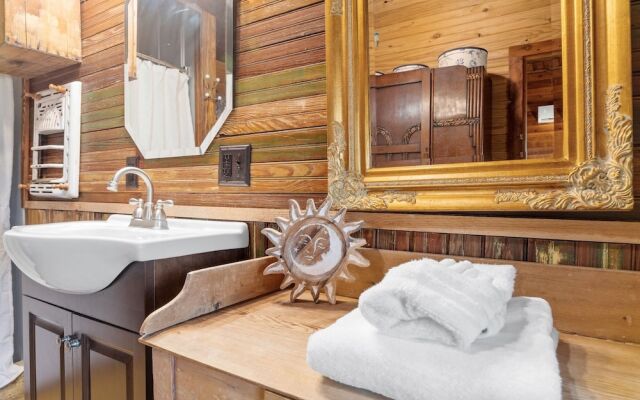 Hollmig Moon View 1 Bedroom Cabin by Redawning