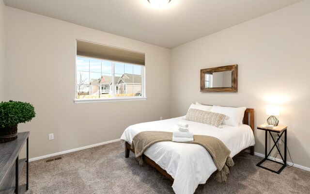 Family-friendly Ranch Style Home near Boyd Lake!