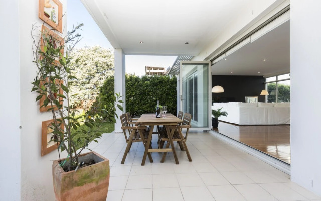 Sydney Seaside Contemporary Executive Living