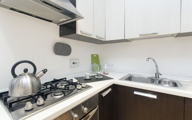 Rent In Rome - Appartamento Belsiana II