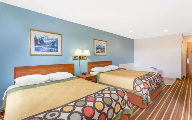 Super 8 Motel - Bedford