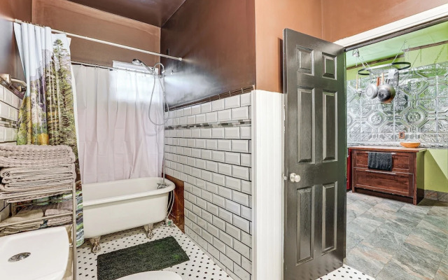 2 Mi to Downtown Spokane: Nurse-ready Rental