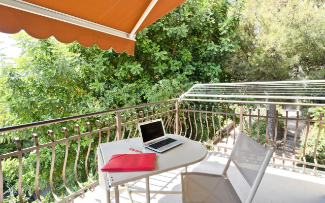 Sanremo Flat with Private Parking - Swimming Pool and NETFLIX