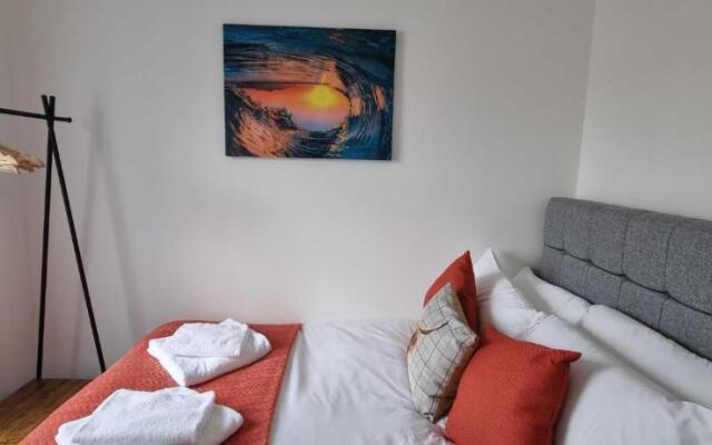 Near City Centre 4 Bed 2 Bath House with Parking, Digbeth, Birmingham