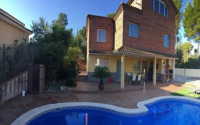 CALIFORNIA HOUSE IN CANYELLES by hlclub HUTB-15940