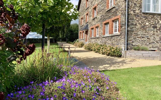 Holiday Home With Private Pool and Deer Park