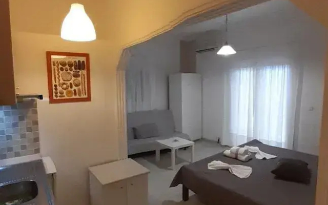 Giota Rooms