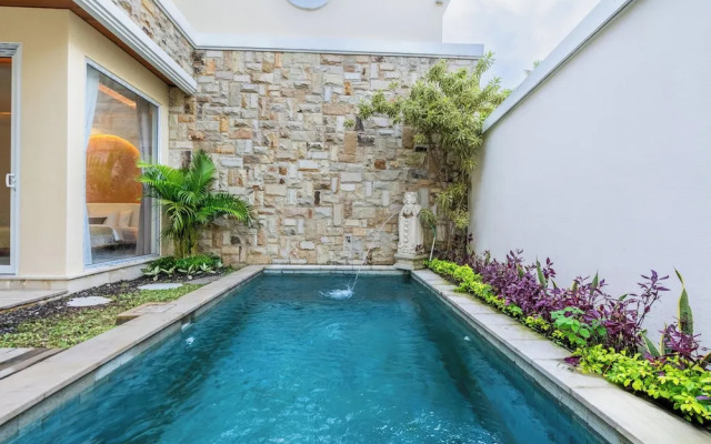 Private Pool Villa Arsy by Orivista