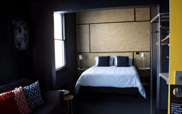 The Franklin Hotel – Guest Rooms – Adelaide