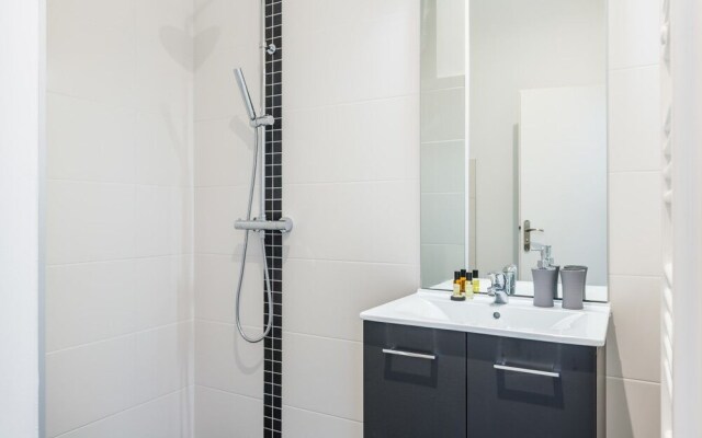 Gorgeous Apartment and Terrace in the City Center