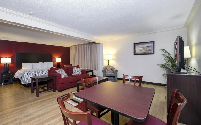 Red Roof Inn & Suites Jacksonville, NC
