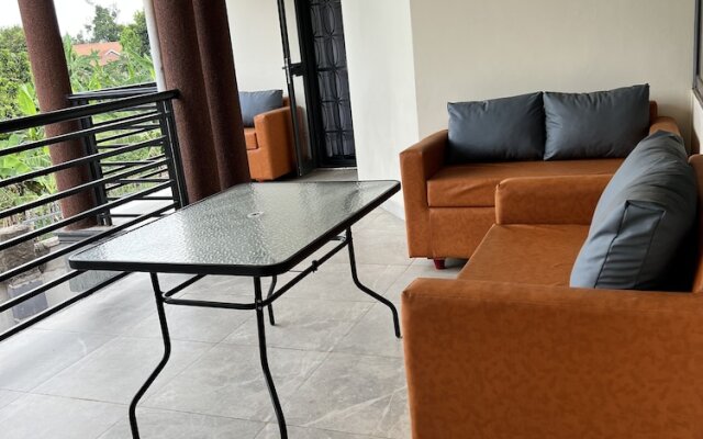 Inviting 9-bed Villa in Kampala