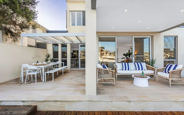 Waterfront Martha Cove Getaway 250m From Beach