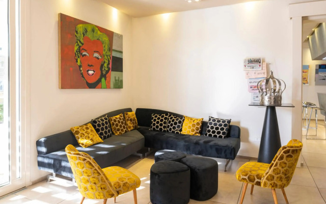 L'Hotel