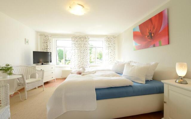 Ferienhaus Fur 8 Personen Mit Kamin & Terrasse