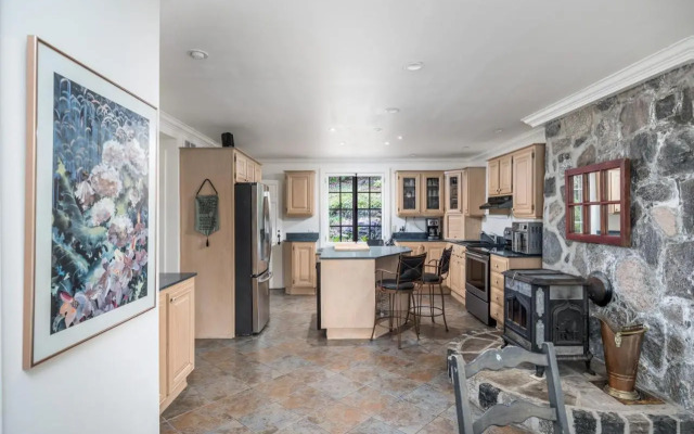 Far Horizons Luxury Vacation Home