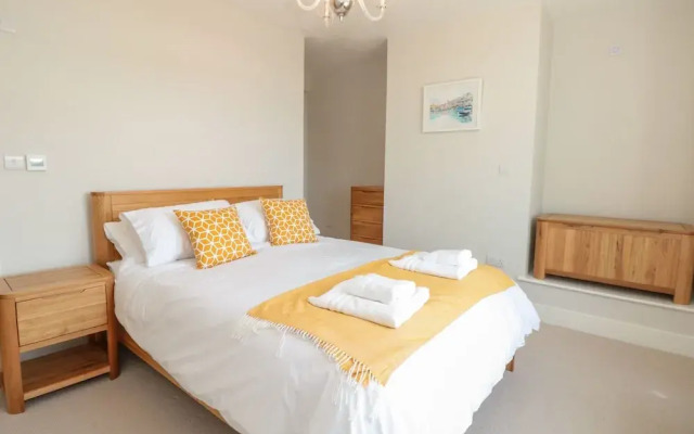 4 The Manor House, Hillfield Village