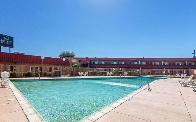 Budget Host Inn & Suites