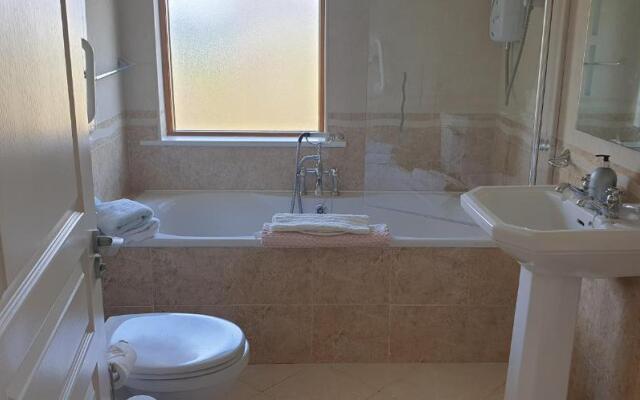 Knightsbrook Guesthouse