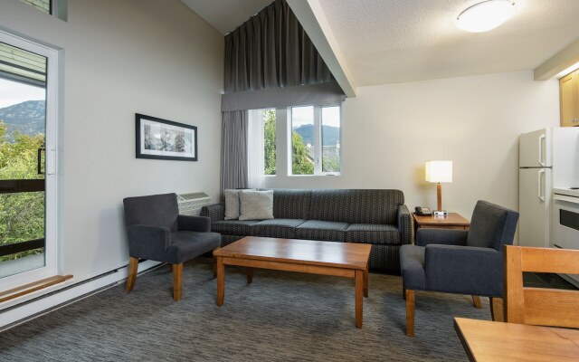 Whistler Village Inn And Suites