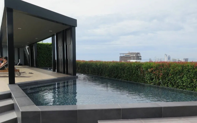 The Base Central Pattaya - 1 bdr Condo With Pool