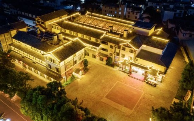 Xianghe No.1 Holiday Hotel – Outside – Lijiang