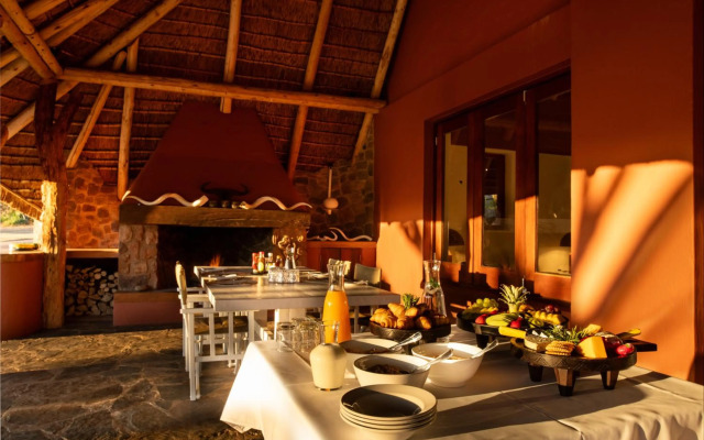 Zebras Crossing Lodge