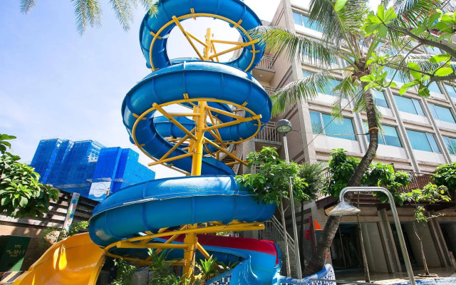 Resort One Hotel