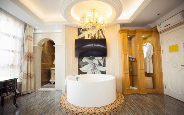 No.5 Theme Hotel