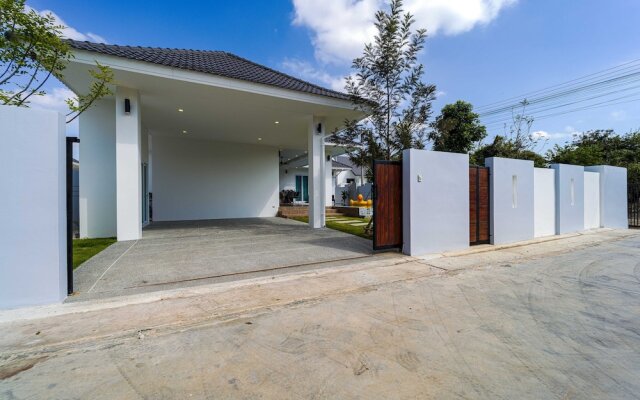 Private Modern 3 Bedroom Pool Villa- AV1