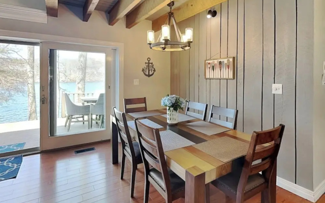 Bearfoot Lodge by Taylor Made Deep Creek