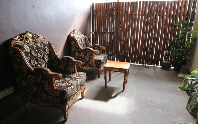Tia Mer's Guest House