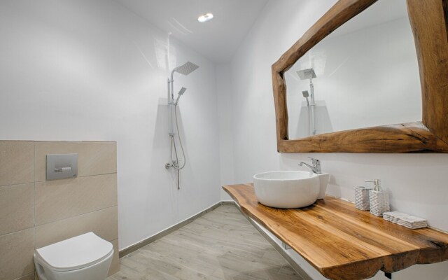 Luxury Villas by Monika Experiences