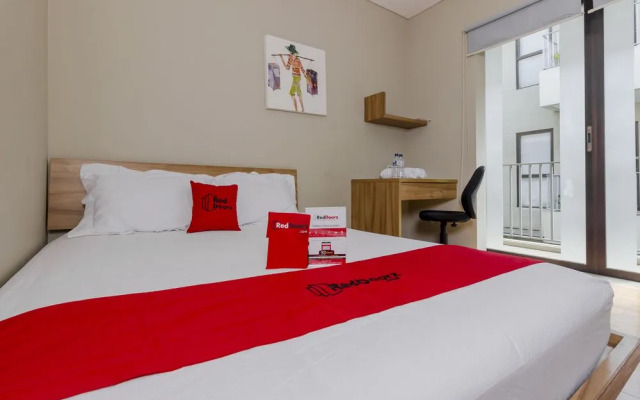 RedDoorz Plus @ Permata Karawaci