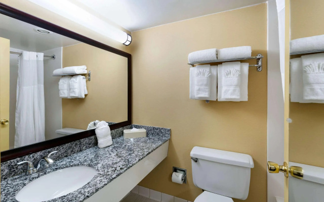 Clarion Inn Falls Church - Arlington