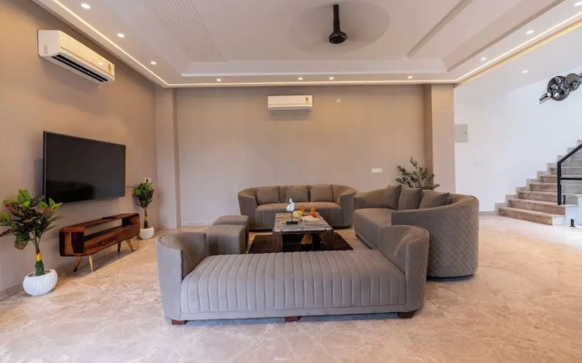 Elivaas Gardenia 4 BHK Farmhouse